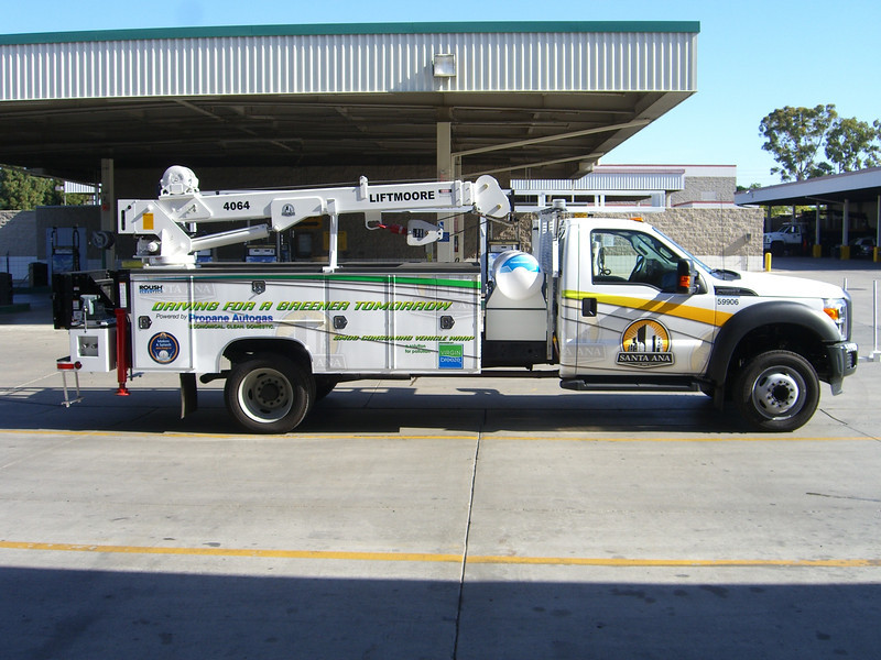 Premier Ford F 550 Fueled By Propane Autogas Services Streets Of Emissions And Save Tens Of Thousands Dollars In Fuel Maintenance Costs By Replacing Aging Sel Trucks With New Propane Autogas F 550s